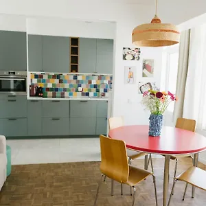 Centrally Located Close To The Belgique